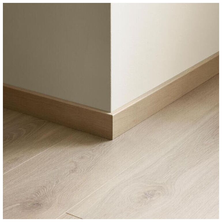 Panele laminowane Bloom Sand Natural z jasnym piaskowym dekorem dębu i wyraźnymi sękami - zdjęcie nr: 4