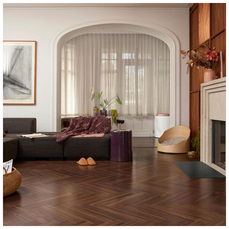 Ciemnobrązowy panel Walnut Brown 62002731 w jodełkę z matowym wykończeniem i wzorem drewna - zdjęcie nr: 3