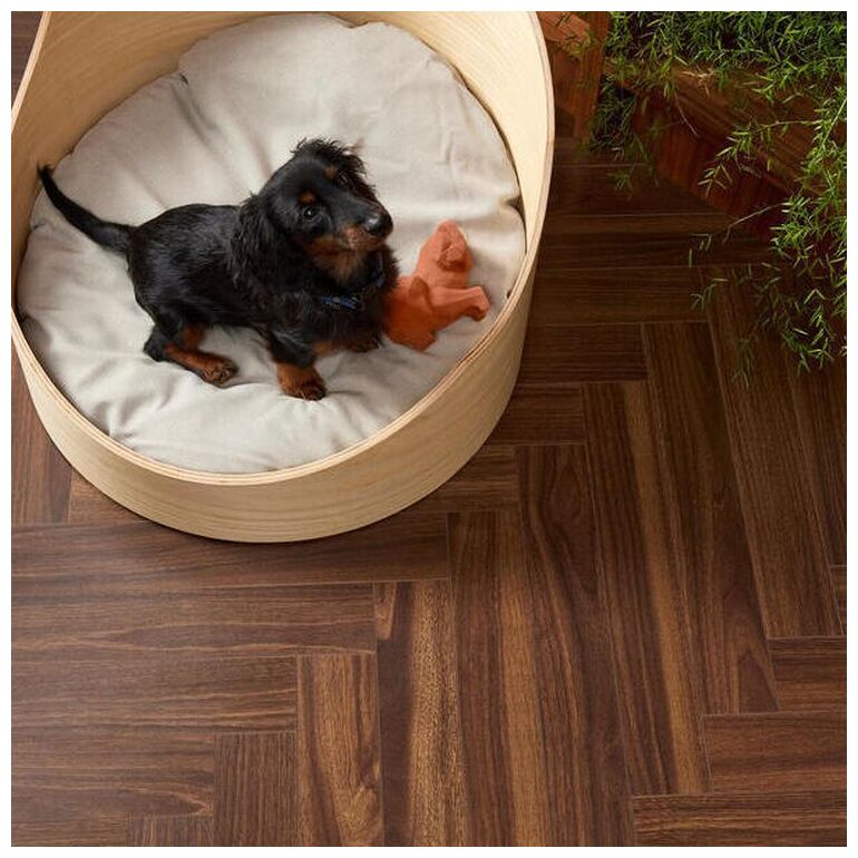 Ciemnobrązowy panel Walnut Brown 62002731 w jodełkę z matowym wykończeniem i wzorem drewna - zdjęcie nr: 6