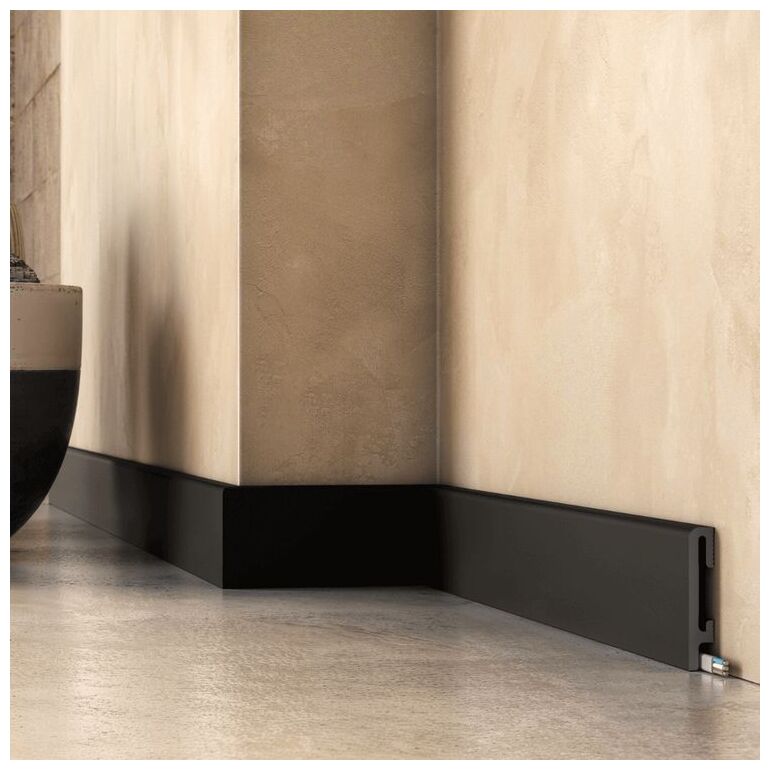 Czarna Durofit listwa podłogowa PF080B o matowym wykończeniu i prostym geometrycznym profilu