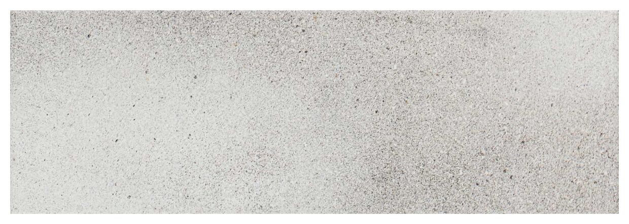 Atobon White gres 15x45 matowy o jasnej cementowej fakturze z drobnymi nieregularnościami