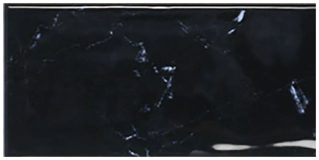 Błyszcząca czarna płytka Nero Marquina Gloss z białymi żyłkami imitującymi marmur