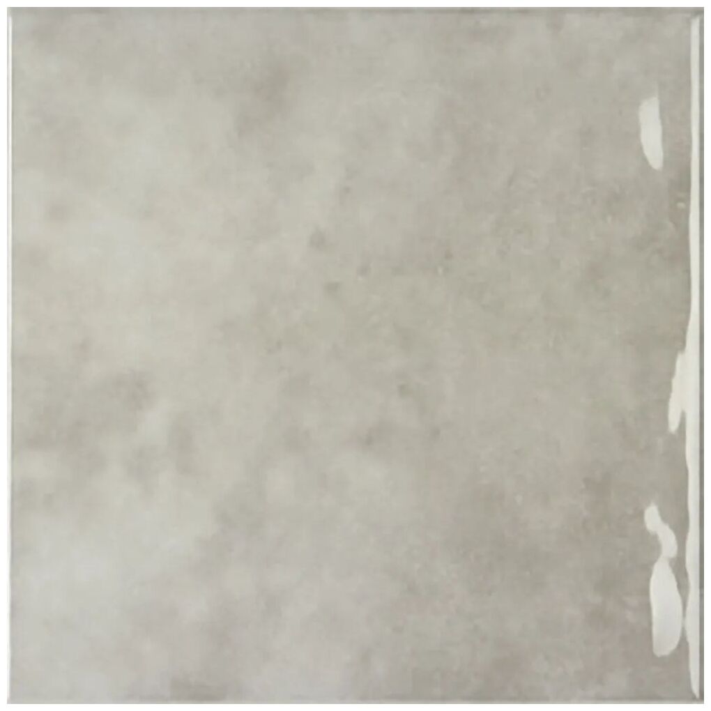 Jasnoszara płytka Earth ASH Gloss 15x15 z połyskiem i delikatnymi nieregularnymi tonami